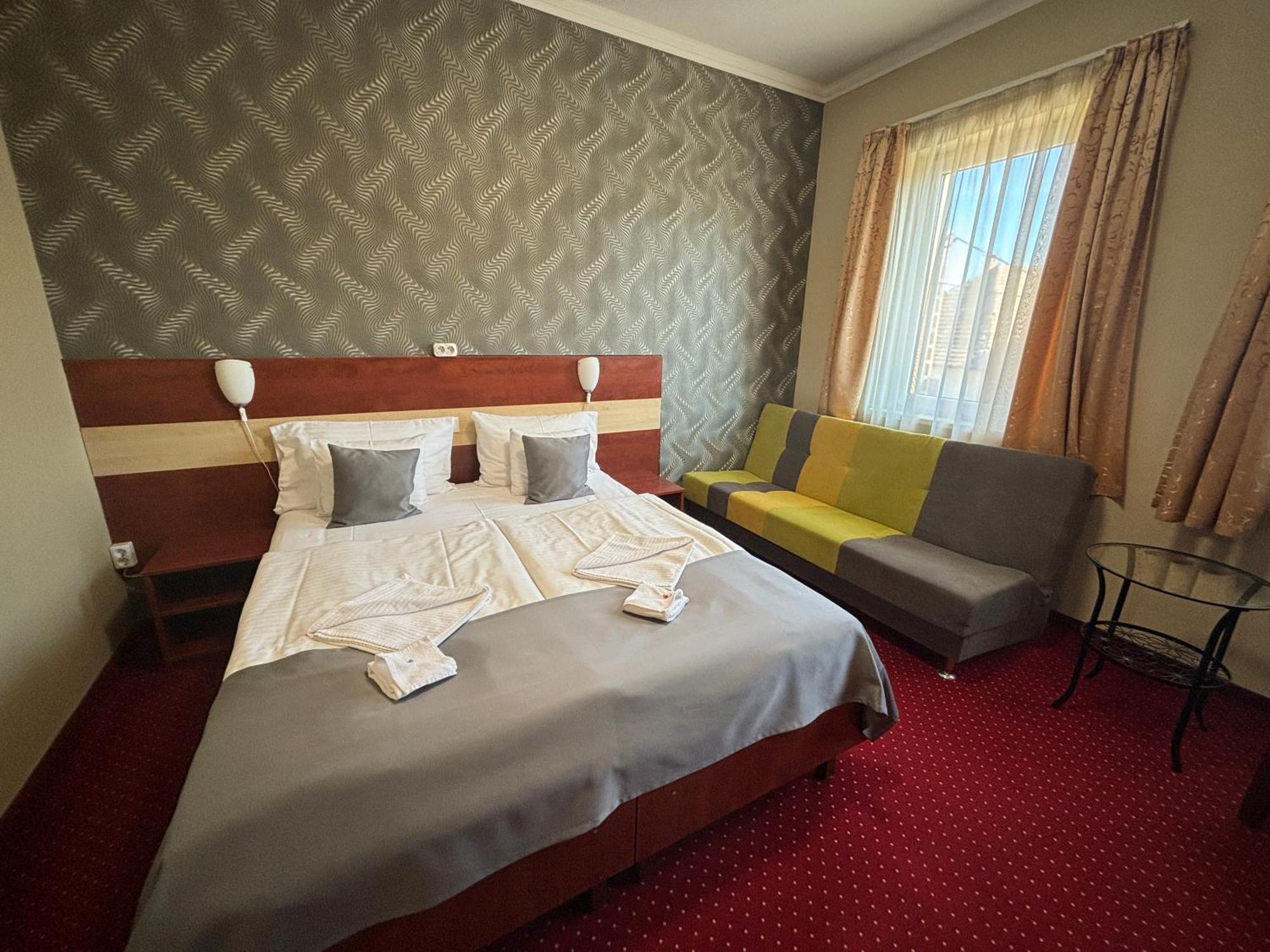Libra Hotel Veresegyház المظهر الخارجي الصورة
