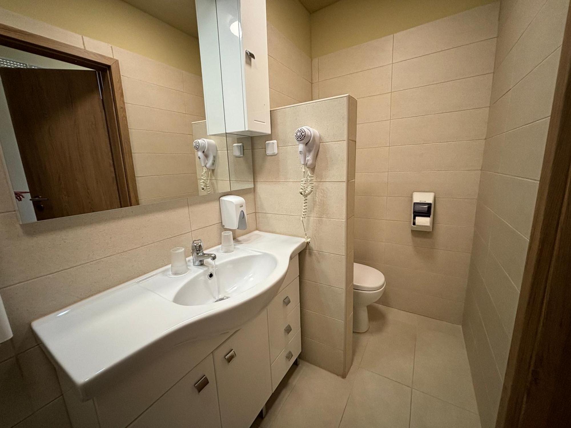 Libra Hotel Veresegyház المظهر الخارجي الصورة