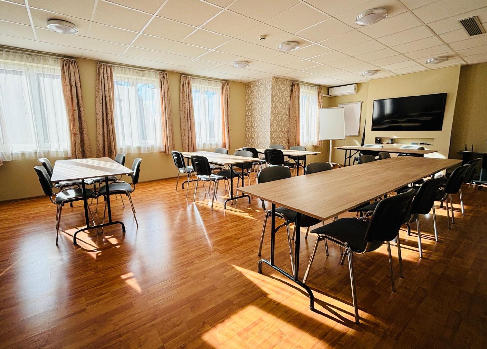 Libra Hotel Veresegyház المظهر الخارجي الصورة
