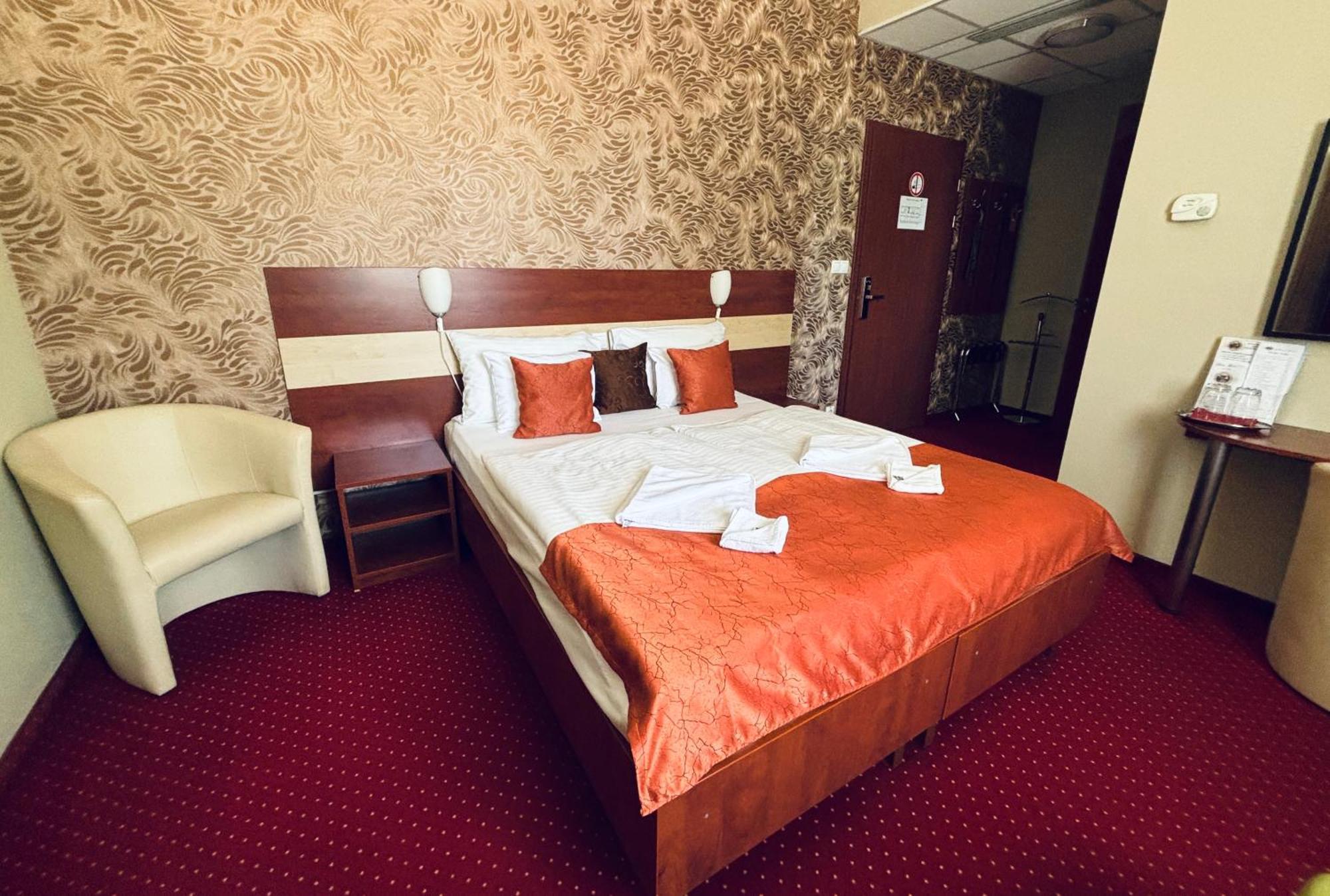 Libra Hotel Veresegyház المظهر الخارجي الصورة